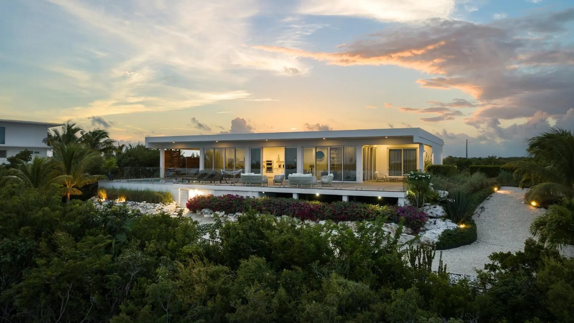 #5 Karaya Blue Villa Long Bay