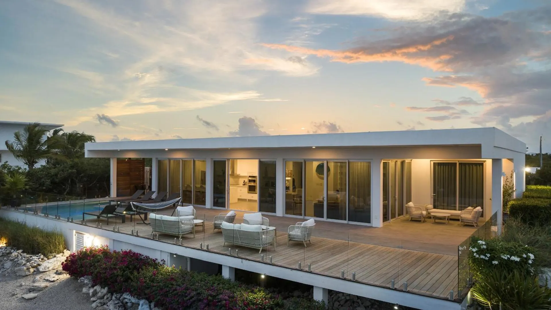 #5 Karaya Blue Villa Long Bay